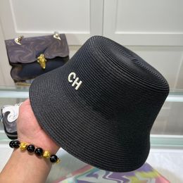 Chapeaux de seau de créateur d'été pour hommes femme beach brim wide brims fashion Baseball casquette de paille classique chapelet de luxe.