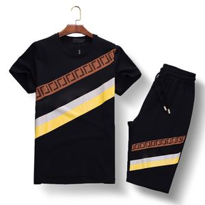 Diseñador de verano Trajes de chándal para hombre Conjuntos Jogger Sudaderas Deportes Traje deportivo Hombres Mujeres Manga corta Trajes de sudor Diseños de jersey Ropa deportiva Conjunto trajes de fitness