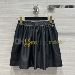 Falda de diseñador de verano para mujer, vestido plisado con correas y letras, Mini faldas de cintura media, falda de burbuja negra Sexy para mujer