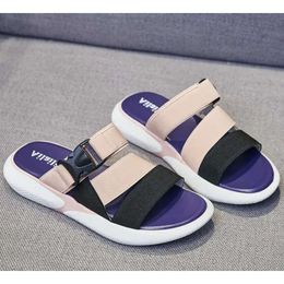 Zomerontwerper Women Sandy Beach Flat Heel Fashion Platform Open tenen Sandalen Scuffs buitenshuis Non-Slip Lad F89