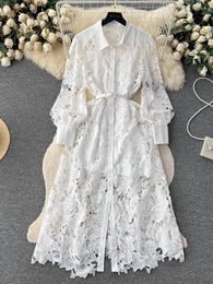 Été élégant blanc soluble dans l'eau dentelle broderie robe femmes à manches longues évider simple boutonnage ceinture fête robes 240113