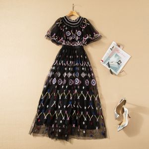 Zomer herfst korte mouw ronde nek jurk zwart / blauw tule bloemen borduurwerk lage maxi elegante casual jurken 22Q192315 plus maat xxl