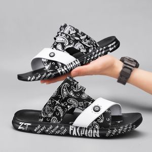 Moda de verano Zapatos planos Sandalias al por mayor Zapatillas Moda para hombre Material de cuero real Alta calidad con caja