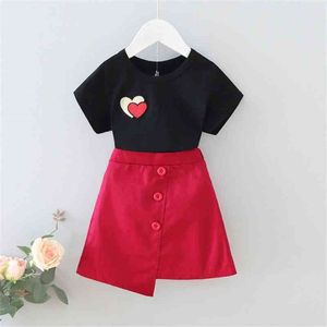 Zomer mode meisjes outfits liefde borduurwerk korte mouw shirtskirt 2 stuks schattige Koreaanse peuter kinderkleding set 210715