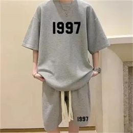 Summer Fashion Men Short Sets Anime Bear Graphic Tracksuit Trend Varils Sports 2 pièces Suissins Streetwear Unisex Tenues 240420