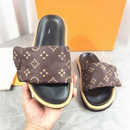 Piscina de lujo Almohada Confort plano Mula deslizante blanco rosa Zapato de diseño Mujer hombre Sandalia tazz Zapatilla sandalia de verano DHgate mocasín de goma Chanclas de cuero Chanclas de playa