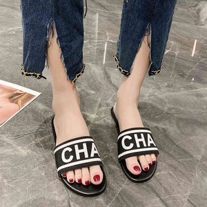 Mode d'été Femmes Diapositives Noir Blanc Design Marque Femme Talons Plats Bouts Ouverts Pantoufles Maison Flip Flop 2022 Chaussures Causales G220526