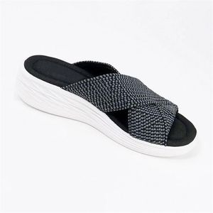 Diapositivas planas de verano Zapatillas de cuña para mujer Moda de punto Peep-toe Mulas Correas cruzadas anchas Sandalias gruesas Chanclas azules Zapatos al aire libre 002