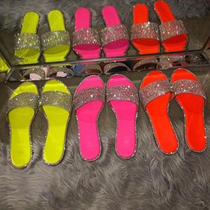 Summer Flippers Dames Mode Luxe Crystal Sandalen Dames Designer Beach Slides Sexy Bling Vrouwelijke Schoenen Flat Outdoor 2021