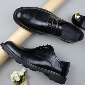 zomer formeel nieuwe heren zakenschoenen lederen slijtage 2023 ademende all-match casual Britse stijl dagelijkse schoenen