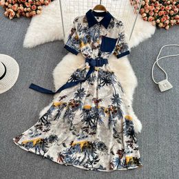 Vestido francês de verão com cinta na cintura mostra vestido jeans emagrecedor com lapela evasê evasê com saia longa elegante e sofisticada