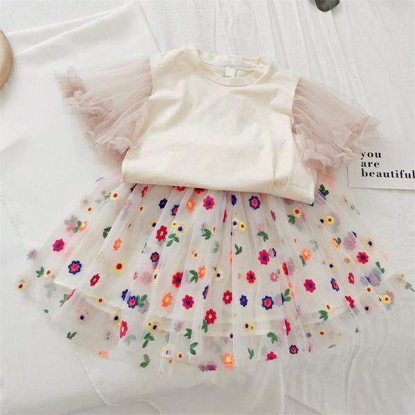 Conjuntos de ropa de verano para niñas, chaqueta con mangas voladoras de encaje, falda de malla bordada, traje de 2 uds, ropa de princesa para bebés y niños 220620