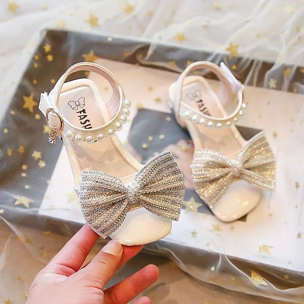 Summer Girls Sandals Fashion Pearl Sequins Rhinestone Bow Girls Princess Shoes Baby Girl Peep Toe Party Dress Size2536 240409