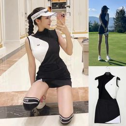 Vêtements de golf d'été Sports de plein air pour femmes T-shirt respirant à manches courtes Panneau noir et blanc Ensemble de jupe trapèze 240122