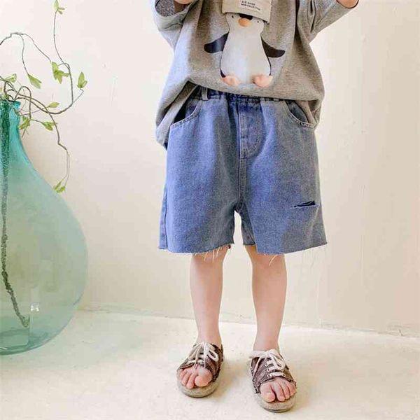 Été beaux garçons mode déchiré denim shorts enfants cool lâche jeans cassés 210708