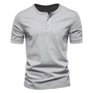 Summer Henley Collar T Shirt Men Casual Camiseta corta Color sólido Hombres casuales Tops transpirables Camiseta básica para el hombre 240430