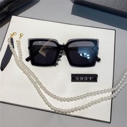 Verano de alta calidad gafas de sol famosas de gran tamaño con tapa plana para mujer gafas de sol cadena mujeres marcos cuadrados diseñador de moda con packag301y