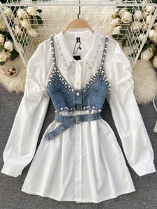 Robe de chemise blanche haut de gamme Feme Feme Diamond Pearl Luxury Luxe Bref Denim Vest Chic 2 Pieces Fashion 240516