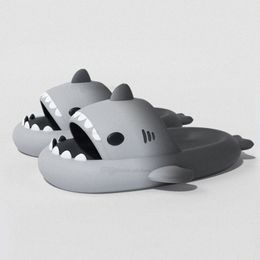 Zomerhuis Women Shark Slippers Anti-Skid Eva Solid Color Paar Ouders Outdoor Cool Indoor Huishouden Grappige schoenen G79O#