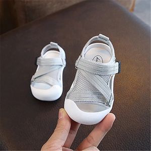 Zomer baby peuter schoenen babymeisjes jongens casual schoenen niet-slip ademende hoogwaardige kinderen anti-collision strandschoenen 240524