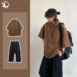 Zomer Japanse herenset Harajuku Mid-mouwen Trendy shirt Brede benen Brengvrachtbroek 2-PCS Dunne casual college mannelijk pak 240511