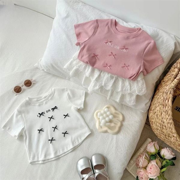 Summer Kids Bow Lettre imprimé T-shirt ins Baby Girls Girls à manches courtes t-shirts White Lace Cake Jirts Enfants Coton Top décontracté 2-7T S1314