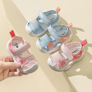 Zomerkinderen Casual sandalen 1-3 jaar oude baby wandelschoenen Anti slip zachte zool en botsing teen sandalen kinderschoenen 240524