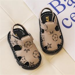 Sandalias de primeros pasos para niños de verano, zapatos de cuna suaves a la moda para bebés recién nacidos, zapatillas informales antideslizantes para niñas pequeñas