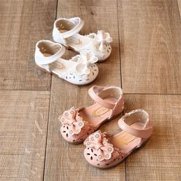 Zapatos de verano para niños, sandalias de cuero de moda para niños, sandalias para niñas pequeñas, zapatos transpirables con lazo Hoolow Out para niñas 240229