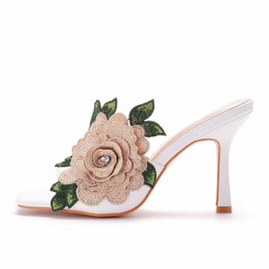 Zomer kanten bloem vierkant teen hakken hoogwaardige pu slippers gladiator sandalen dames glijbanen schoenen