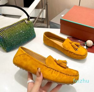 Été Dernières chaussures habillées Mocassins en cachemire en peau de mouton souple Designers Glands Boucle classique Talon plat Mocassins de confort de loisirs Top Qualité Marche Femme Chaussure