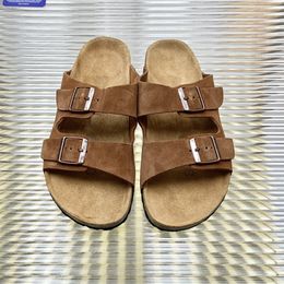 Les paresseux d'été portent des sandales en cuir givré respirant à l'extérieur un pied sur quelques pantoufles chaussures de plage sandales et pantoufles décontractées pour hommes Taille 35-44 + boîte