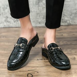 Demi-chaussures d'été en cuir noir pour hommes, chaussures de fête décontractées de styliste, mocassins de luxe noirs, pantoufles 240118