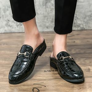 Zomerleren heren helft voor mannen feest casual designer schoenen mode loafers zwarte slippers 240106