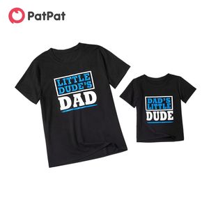 T-shirts noirs imprimés de lettres d'été pour papa et moi 210528