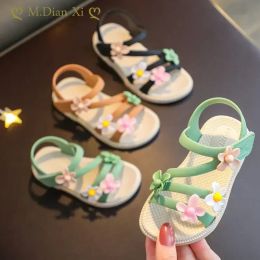 Zomer kleine meisjes sandalen 2023 nieuwe bloem simple schattige roze groene kinderen sandalen peuter baby zachte casual school kinderen schoenen