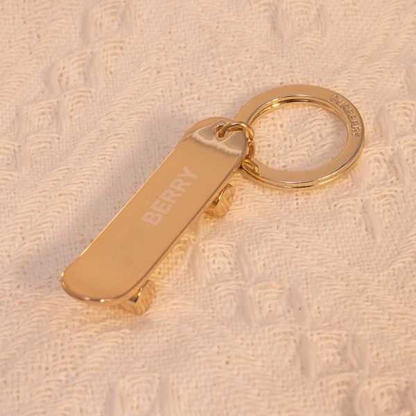 Summer Luxury Berry Brand Skateboard Designer Rings Keychains Mens CAR Portable Keychain Handmaded 18k Gold Metal 2024 Accesorios de anillo de llave Nuevo