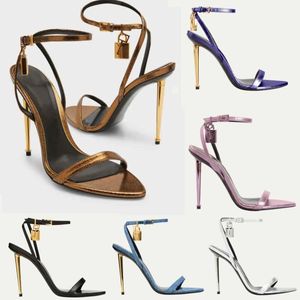 Marques de luxe d'été verrouiller les talons Sandales Femme Talons Hauts Sandale Sandale Nude Cuir Brillant Cadenas Bout Pointu Nu 100mm Cheville Sangle Avec Boîte 35-43