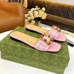 Zomer Luxe Grijpende Bamboe Gesp Sandalen Schoenen Vrouwen Cut-Out Slide Flats Tijdloze Elegantie Slip Op Vrouwelijke Slippers Dame Slippers