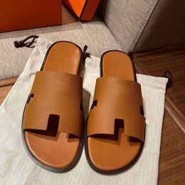 Verano Lujo Izmir Sandalias Zapatos Piel de becerro Hombres Zapatillas Slip On Beach Slide Flats Chanclas para niños Sandalias EU38-46.Original BOX sandalias de calidad superior para hombres