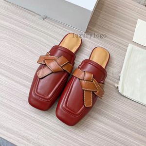 Femmes de luxe d'été Anagram Sandales rembourrées pantoufles populaires ganters de la peau d'agneau Lady Flip Flops Slide Flat Flat Lady Slippers Walking EU36-41 5.23 01