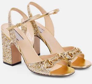 Femmes de luxe d'été Golden Horsebit Sandales Chaussures en cuir Boucle de boucle à la cheville STRAP HEURS HAUTS PARTI MODIADE MODE CASUS