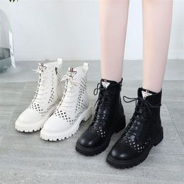 Botas Martin de verano para mujer Nuevas botas huecas de cuero genuino Suela suave Sandalias altas transpirables para mujer Botas frescas de malla Zapatos de falda de diseñador Tamaño 35-42