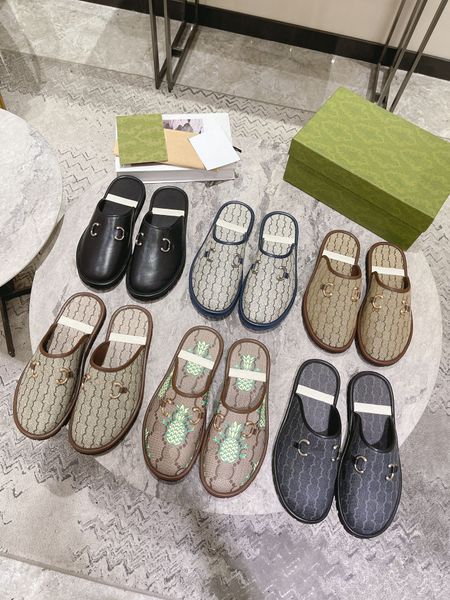 Summer Men Beach Slippers Classic Designer Lazy Flat Baotou Baotou Flip Flops Leather Lady Suede Letter Femmes Chaussures Cowhide Metal Mens Sandales Large Taille 36-48