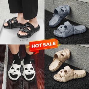 Zomerslippers voor heren en dames Effen kleur Schedelkop Sandalen met platte hak van Dalwucavsu Designer Hoge kwaliteit modeslippers Waterdichte strandsportslippers GAI