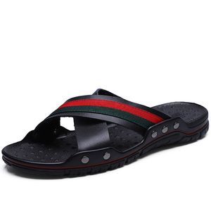 Zomer mannen slippers mode lederen kruisband strand water schoenen mannen hoge kwaliteit slippers sandalen grote sandalen 38-48