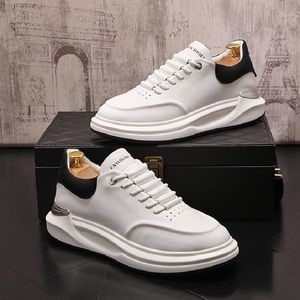 Zapatos blancos pequeños de verano para Hombre, zapatos planos de Skateboard de Hip-hop, Zapatillas informales, Zapatillas para Hombre D2A36