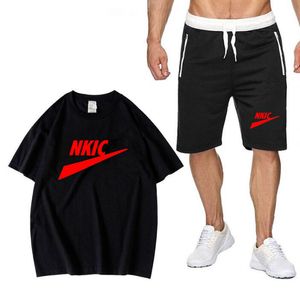 Summer Men Tracksuits Set Casual Nieuwe T Sshirts Shorts 2 -delige sets Heren Tracksuit 2023 Sportkleding Ademend Sweatsuits Mannelijk patchwork