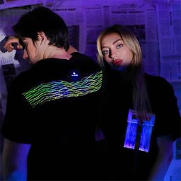 Men d'été Femmes Optical Fiber Fabric Patchwork Nigh Club T-shirt Y2K High Street Colorful Lumin Lumin Lumin Sheeve Tops 240425