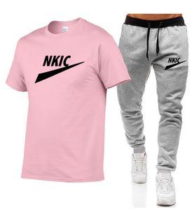 Summer Mens Brand Logo Tracksuit Casual Sport Suit Pink T-shirt 2-delige set Otenized Sportswear Ademende O-Neck Street Clothing